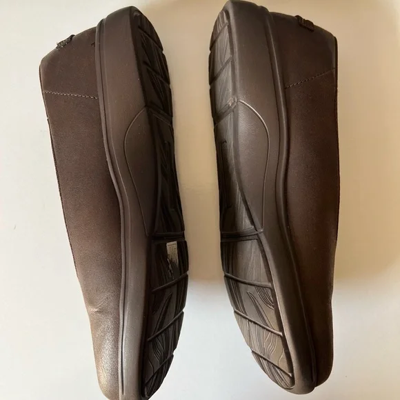 Skechers Women's Chocolate Loafers - Picture 4 of 8